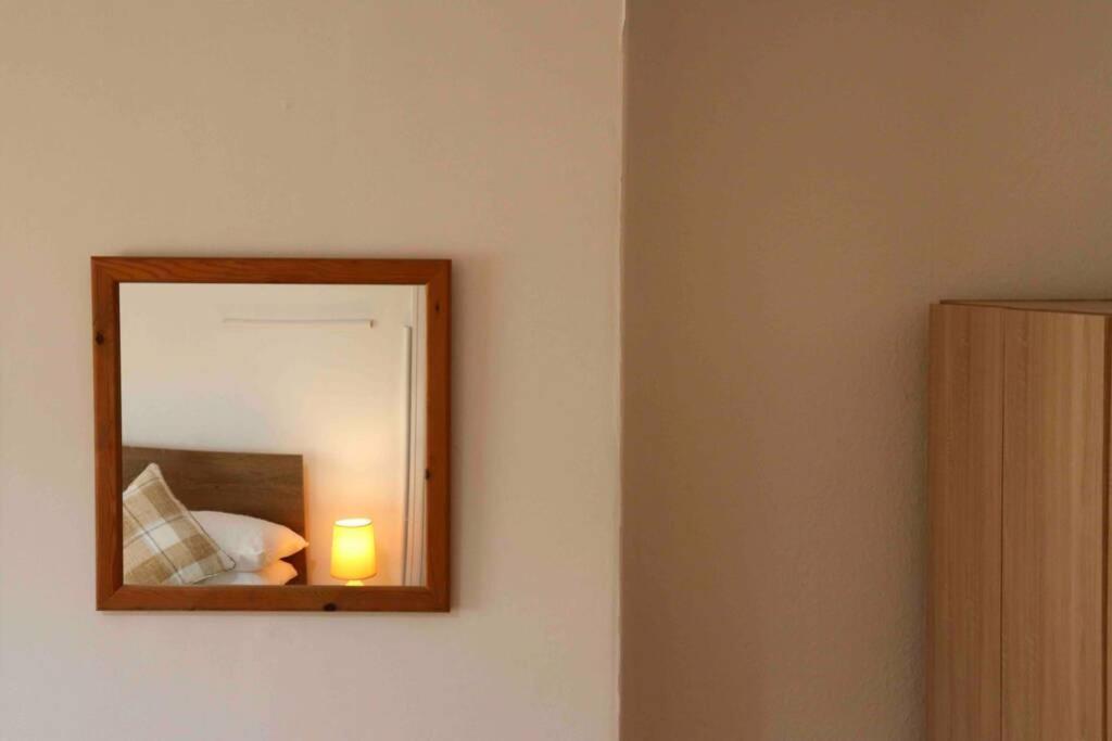 Cheerful 2 Bedroom Residential Home - Free Parking 利兹 外观 照片